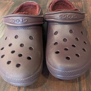 CROCS mens maroon Clogs